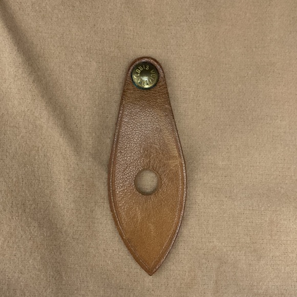 Louis Vuitton Speedy 30 in Monogram Canvas and Vachetta Leather - Picture 12 of 17